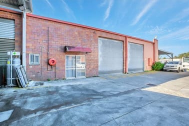 2/5 Hutchinson Street Burleigh Heads QLD 4220 - Image 2