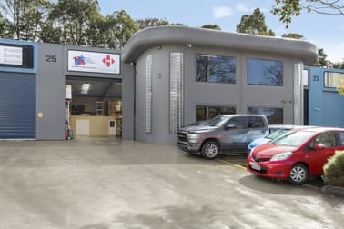 Click to view all images Unit 2, 21-25 Redland Drive Mitcham VIC 3132 - Image 1