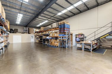 Click to view all images Unit 2, 21-25 Redland Drive Mitcham VIC 3132 - Image 3