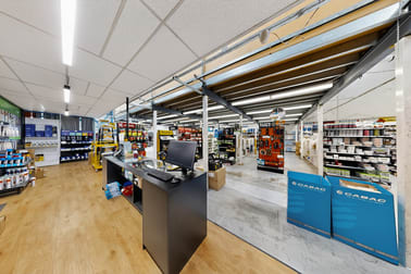 Click to view all images 115 Dohertys Road Altona North VIC 3025 - Image 2