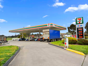 Click to view all images 339 Dorset Road Croydon VIC 3136 - Image 3