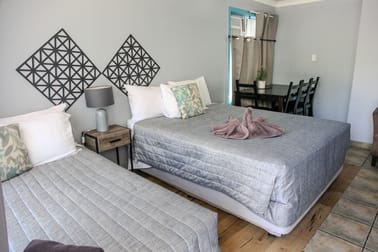 Click to view all images Labrador QLD 4215 - Image 3