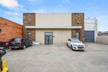 Click to view all images 2/26 Bridge Street Eltham VIC 3095 - Image 3