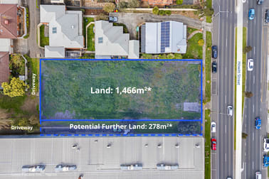 Click to view all images 1318 Howitt Street Wendouree VIC 3355 - Image 2