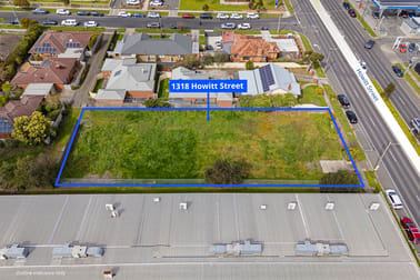 Click to view all images 1318 Howitt Street Wendouree VIC 3355 - Image 3