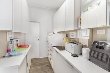 Click to view all images Suites 17/17 Surf Road Cronulla NSW 2230 - Image 3