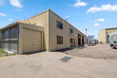 Click to view all images 2/8 Nelson Road Cardiff NSW 2285 - Image 2