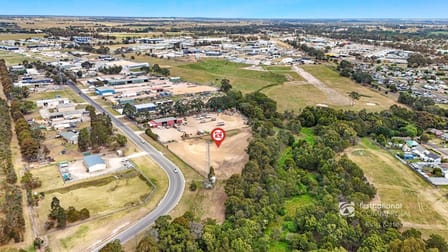 Click to view all images 41 Giles Street Bairnsdale VIC 3875 - Image 2