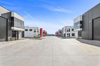 Click to view all images 34 Brett Drive Carrum Downs VIC 3201 - Image 2