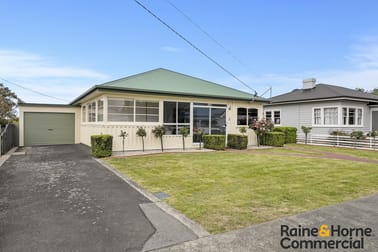 Click to view all images 3 Windsor Street Kingston Beach TAS 7050 - Image 2