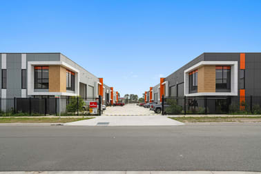Click to view all images 30 Faraday Boulevard Cranbourne West VIC 3977 - Image 2
