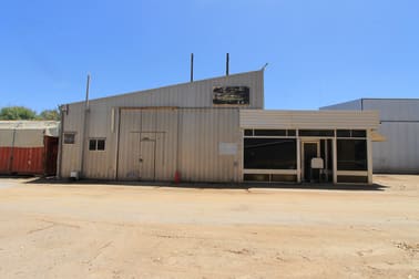 Click to view all images 6 Edwards St Merredin WA 6415 - Image 3