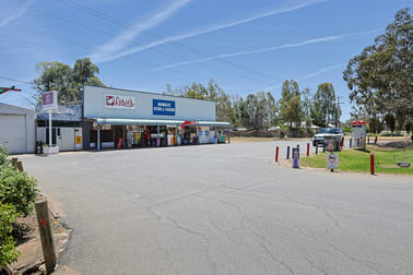 Click to view all images 2674 Kulkyne Way Nangiloc VIC 3494 - Image 2