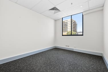 Click to view all images 711/1C Burdett Street Hornsby NSW 2077 - Image 3