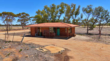 Click to view all images 14 Insignia Way Merredin WA 6415 - Image 3