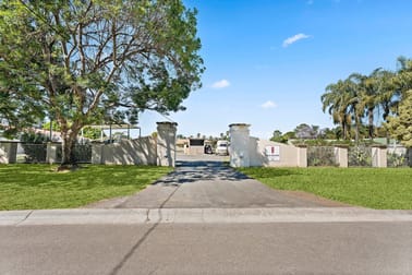 Click to view all images 1a Kingston Town Drive Kembla Grange NSW 2526 - Image 1