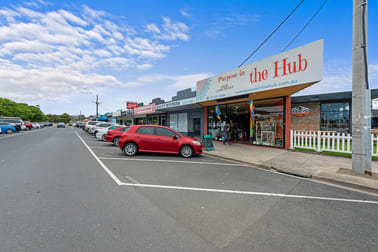 Click to view all images 10 Myer Street Lakes Entrance VIC 3909 - Image 2