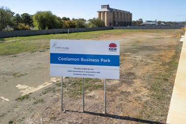 Click to view all images 1-25 Wade Street Coolamon NSW 2701 - Image 1