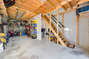 25 Rosie Place Altona VIC 3018 - Image 2