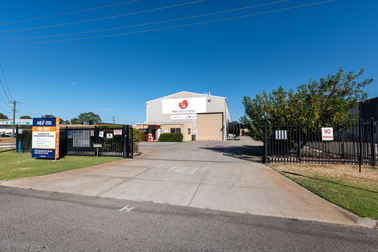 Click to view all images 4 Riversdale Road Welshpool WA 6106 - Image 2