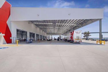 Click to view all images 195 Greenleaf Road Kooragang NSW 2304 - Image 2