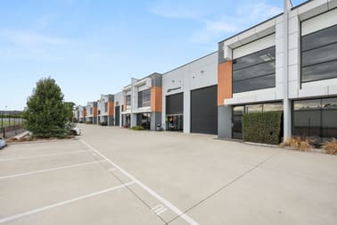 Click to view all images 10 Aspen Circuit Springvale VIC 3171 - Image 3