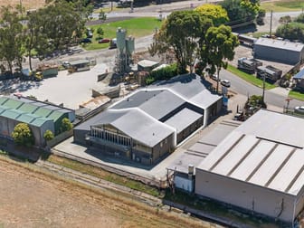 Click to view all images 2/29 Hunter Road Healesville VIC 3777 - Image 1