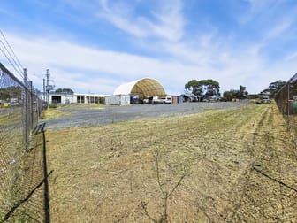 Click to view all images 14 Calleen Street West Wyalong NSW 2671 - Image 2