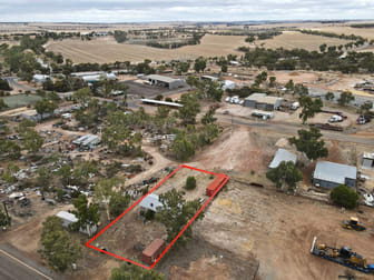 32 Commercial Road Wongan Hills WA 6603 - Image 2