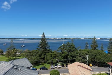 Click to view all images 41 Frank St Labrador QLD 4215 - Image 3