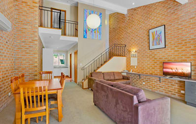 Click to view all images 1 The Track Bright VIC 3741 - Image 2