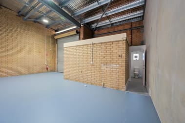 2/17 Zeta Crescent O'connor WA 6163 - Image 3