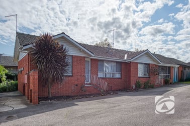 3/8 Wheeler Street Berwick VIC 3806 - Image 2