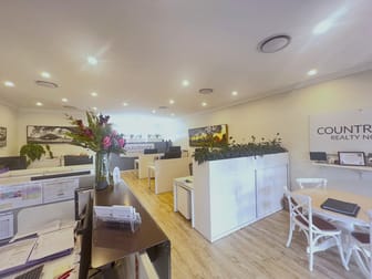 Click to view all images 3/1a Emerald Street Cooroy QLD 4563 - Image 2