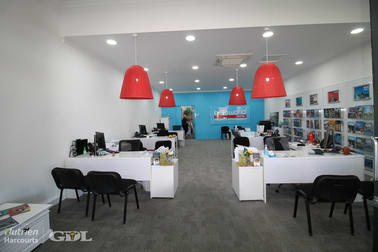 Click to view all images 2/89 Egerton Street Emerald QLD 4720 - Image 2