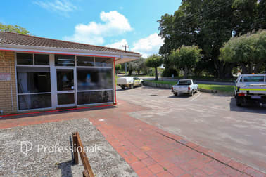 8/10 William Street Esperance WA 6450 - Image 2
