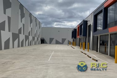 Click to view all images 21/2 Fastline Road Truganina VIC 3029 - Image 3
