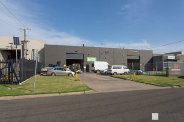 16 Yiannis Court Springvale VIC 3171 - Image 2