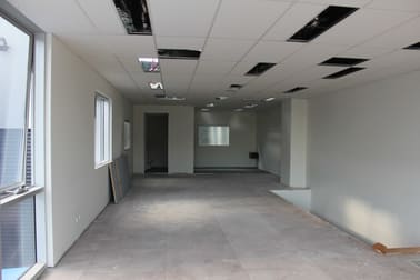 2/3 Walhalla Way Ravenhall VIC 3023 - Image 2