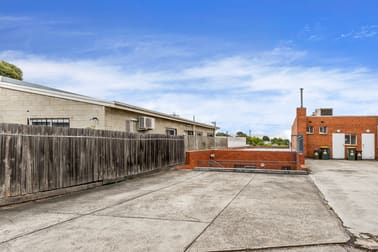 15 Royton Street Burwood East VIC 3151 - Image 2