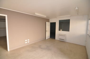 2B/60 Keane Street Currajong QLD 4812 - Image 3