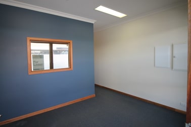 1/13 Bowen Street Toowoomba QLD 4350 - Image 2