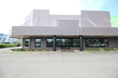 1/900 Ruthven Street Kearneys Spring QLD 4350 - Image 1