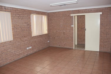 7/71 Racecourse Road Rutherford NSW 2320 - Image 2