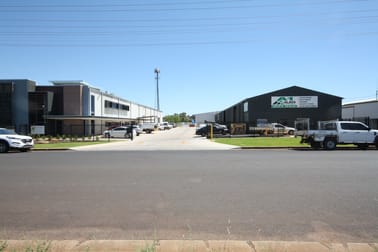 Unit 2, 46-48 Mountbatten Drive Dubbo NSW 2830 - Image 2