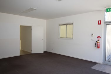7/14 Lakewood Boulevard Carrum Downs VIC 3201 - Image 2