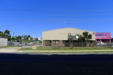 33 Cameron Street Cranbourne VIC 3977 - Image 2