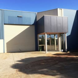 2/1 Len Thomas Place Narre Warren VIC 3805 - Image 2