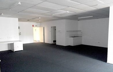 2/137 Ingham Road West End QLD 4810 - Image 2
