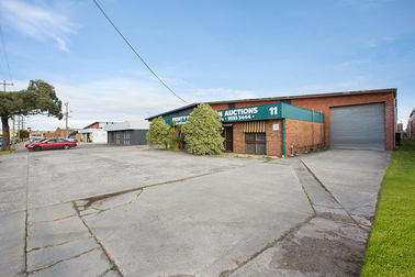 11 Edgecombe Court Moorabbin VIC 3189 - Image 2